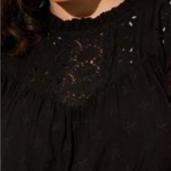 Torrid Eyelet Ruffle Sleeves Top - Picture 4 of 11